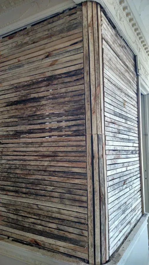 Wall — Cincinnati, OH — Old World