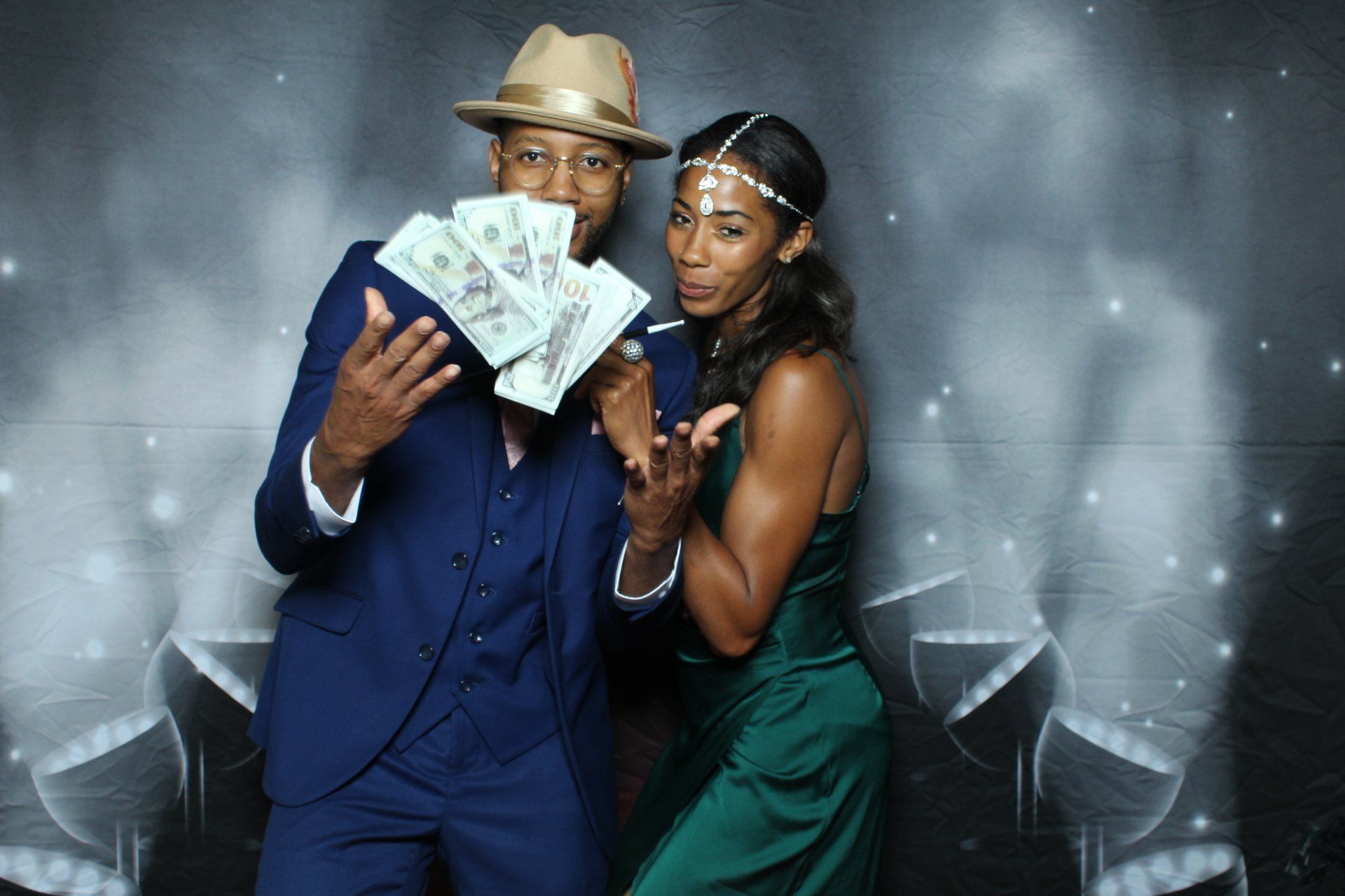 hollywood-photo-booth-picture-throwing-money
