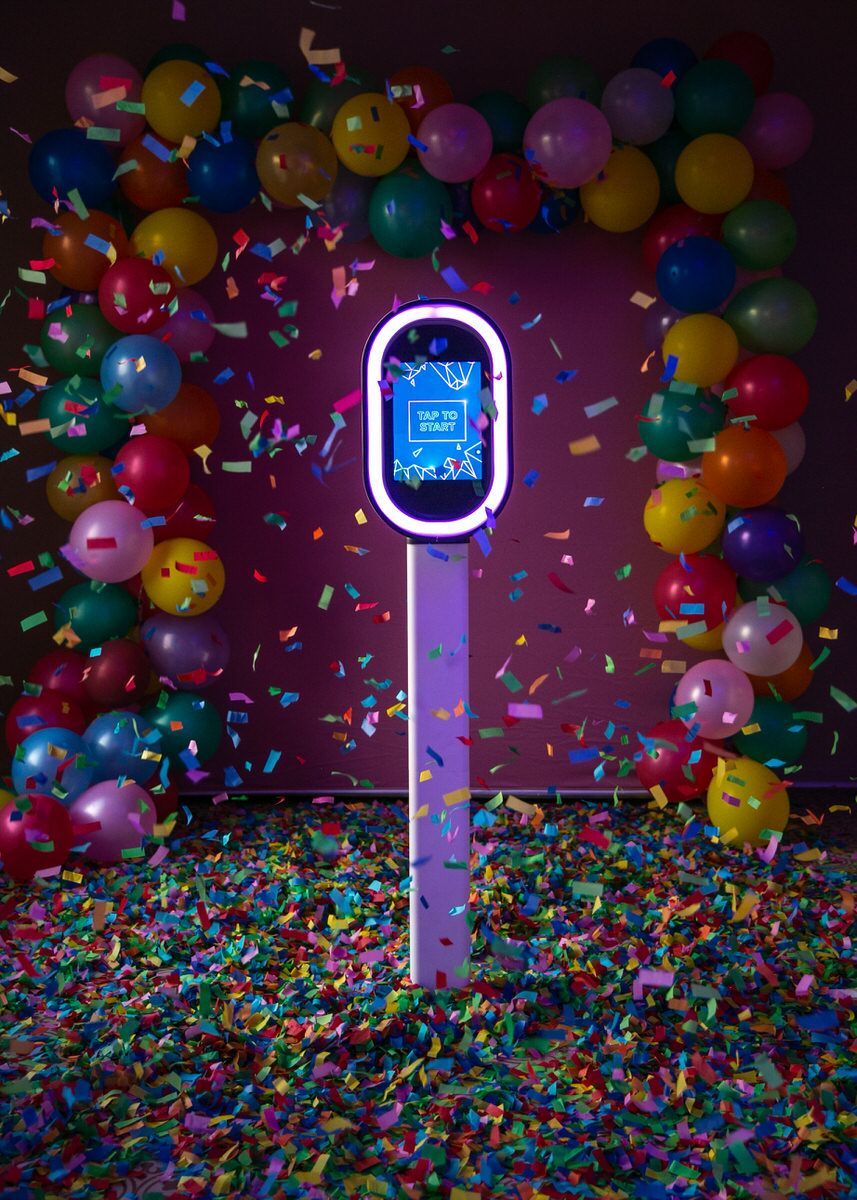 Diamond-Glow-Photo-Booth-Rental