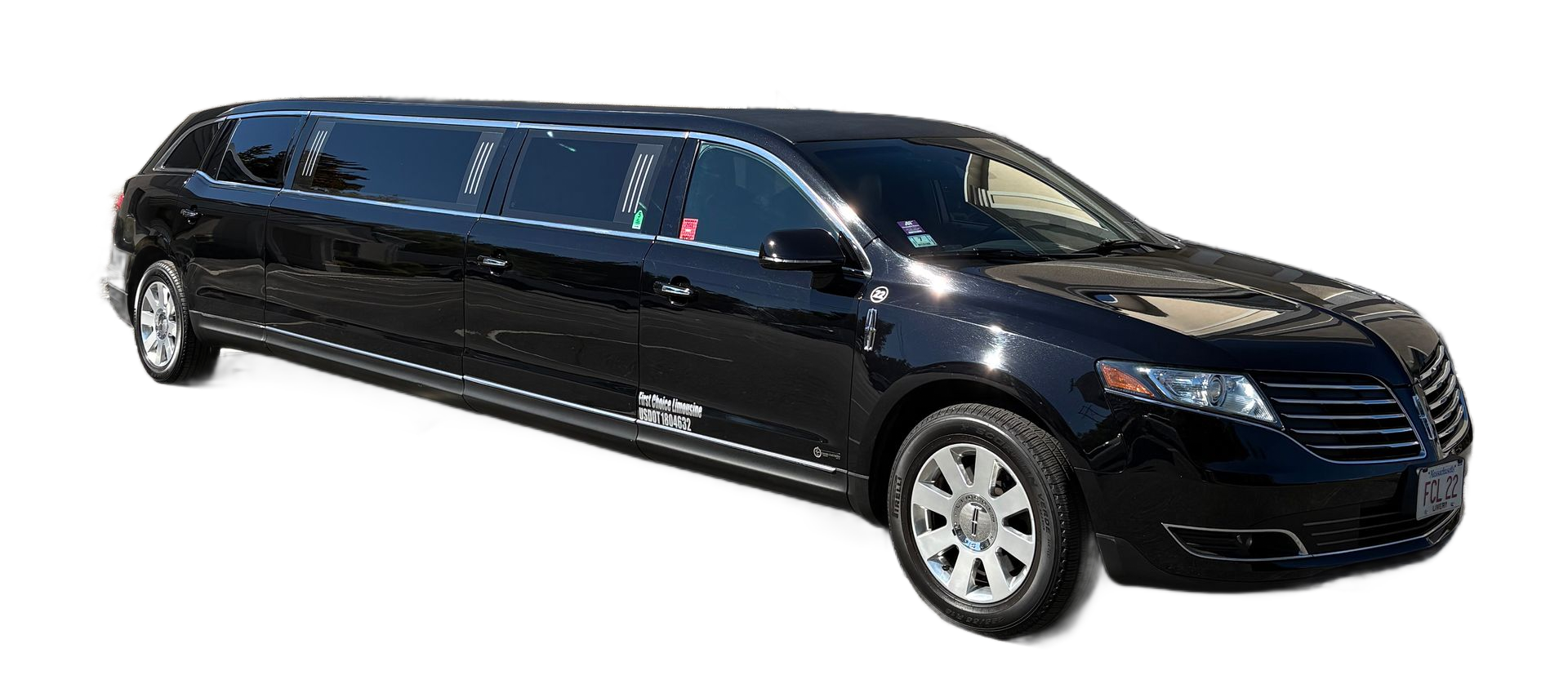 White Lincoln MKT limousine on a white background, angled slightly to the right.