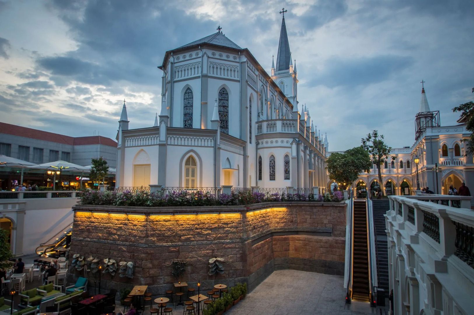 CHIJMES, the church on a building, reflects its history as a former convent now serving as a vibrant destination.