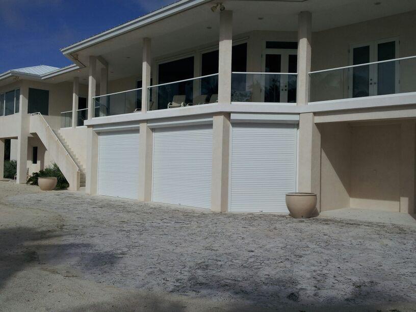 Barrier — in Islamorada, FL