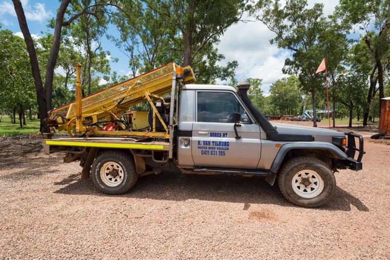 Lightwight geotech auger rig