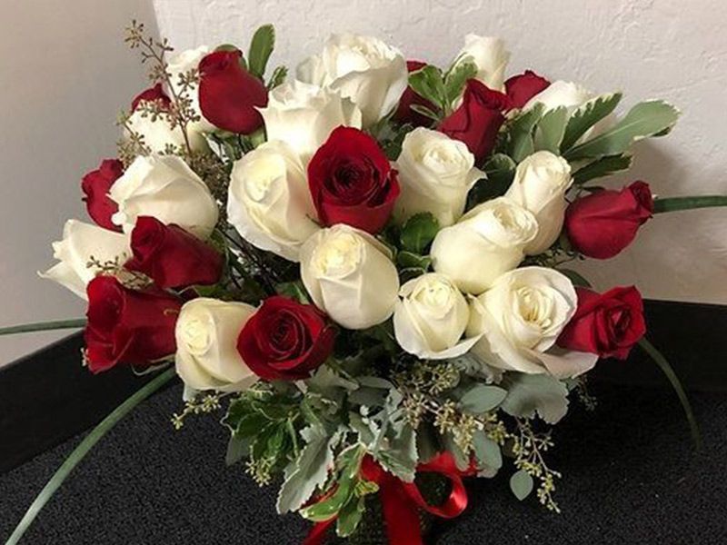 Classic Two Dozen Roses