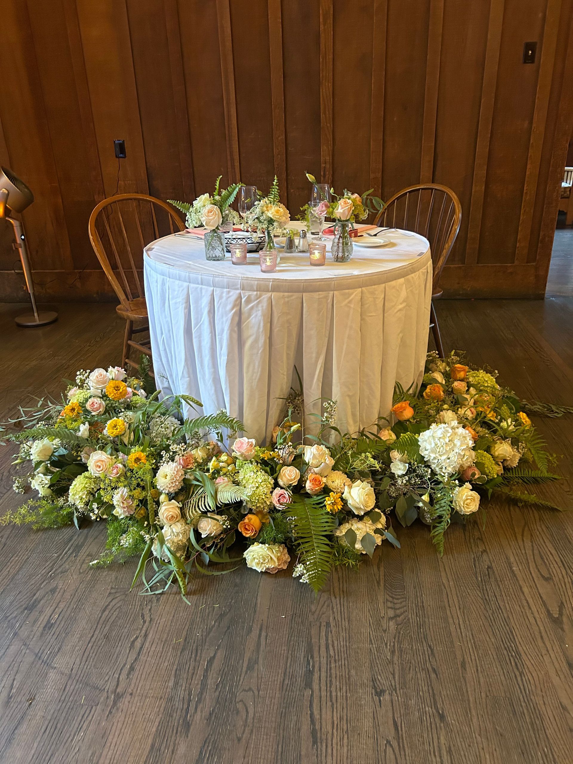 Sweetheart table floral decor