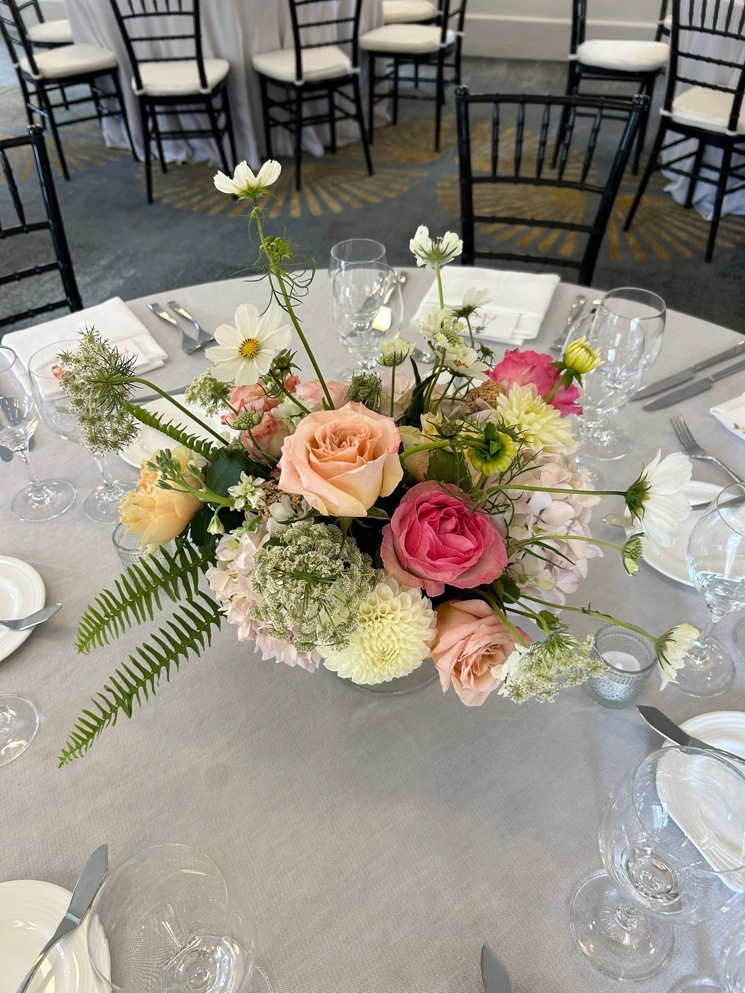 peach and pink centerpiece for weddings
