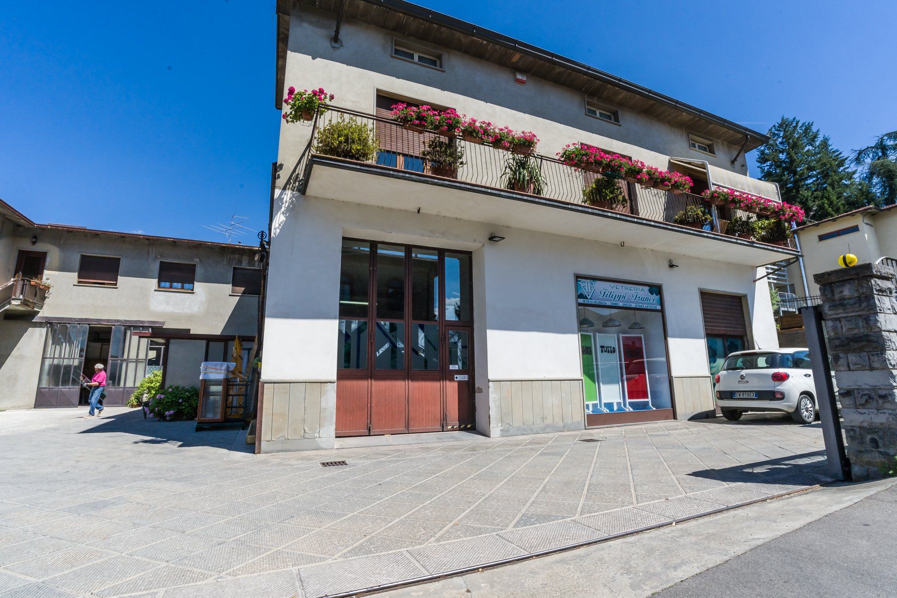 vetrata per porta con decorazione floreale