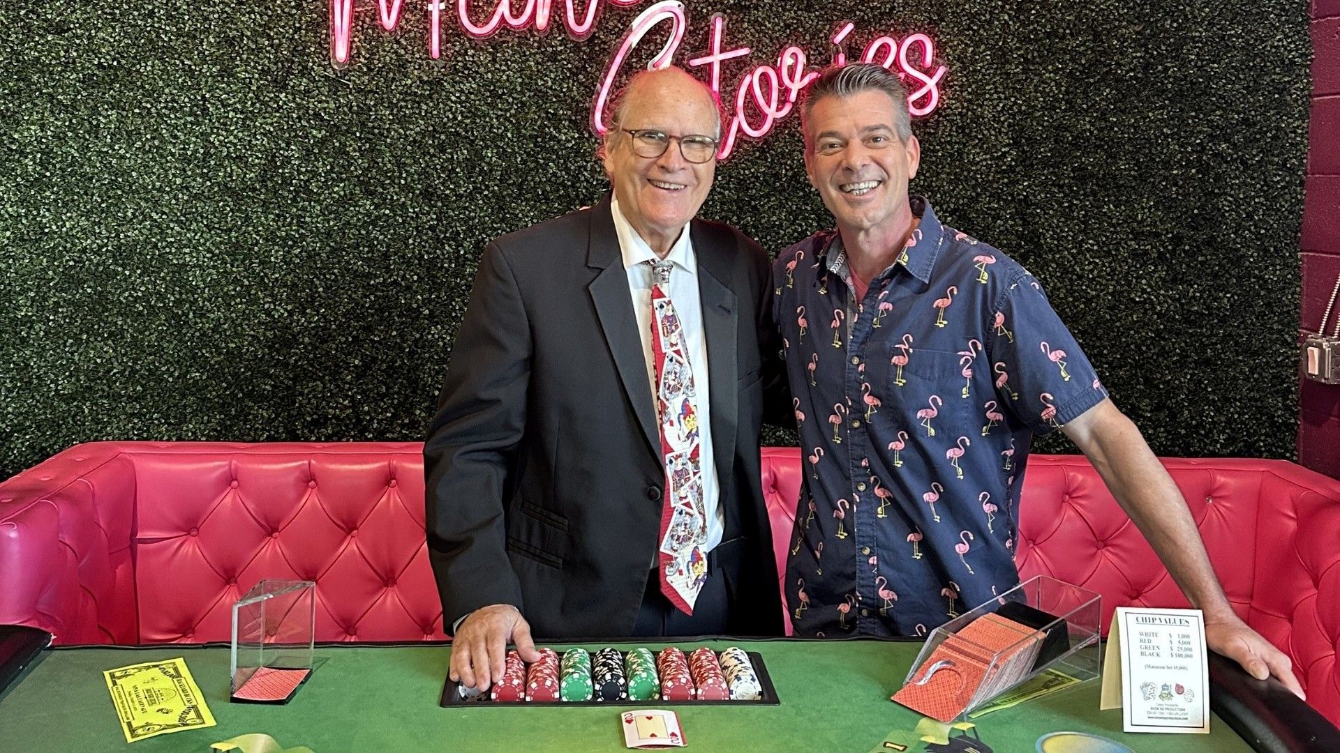 Steve Phillips hangin with Glf Coast News anchor at a Blackjack table