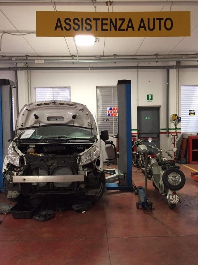 Auto in riparazione