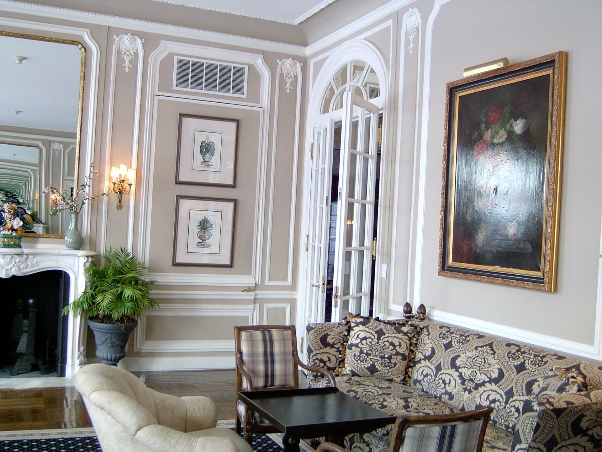 A Palette of Possibilities: All Pro Painting's Impact on Bellmore Interiors