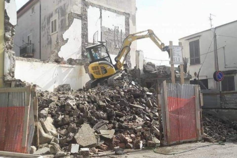 braccio meccanico per demolizioni