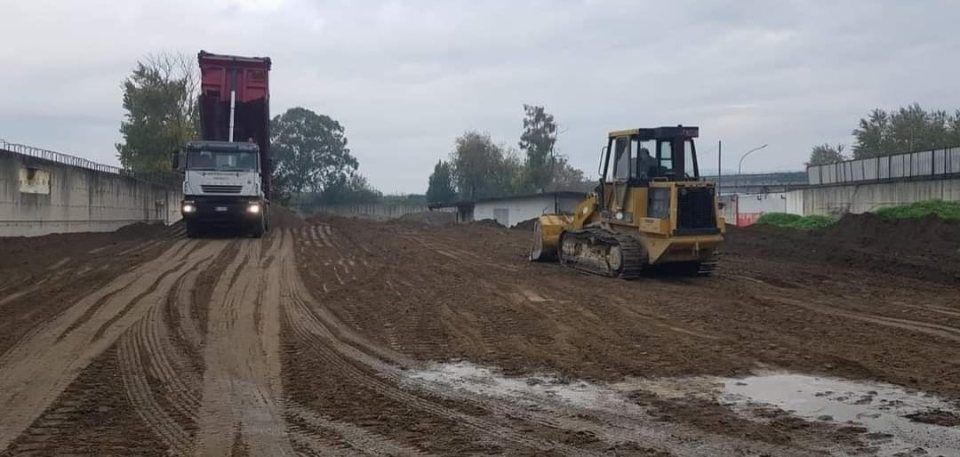 mezzi in cantiere durante un intervento