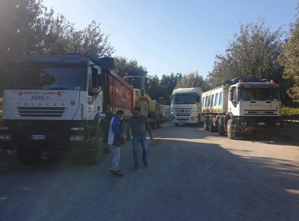 mezzi pesanti per lavori di movimentazione terra