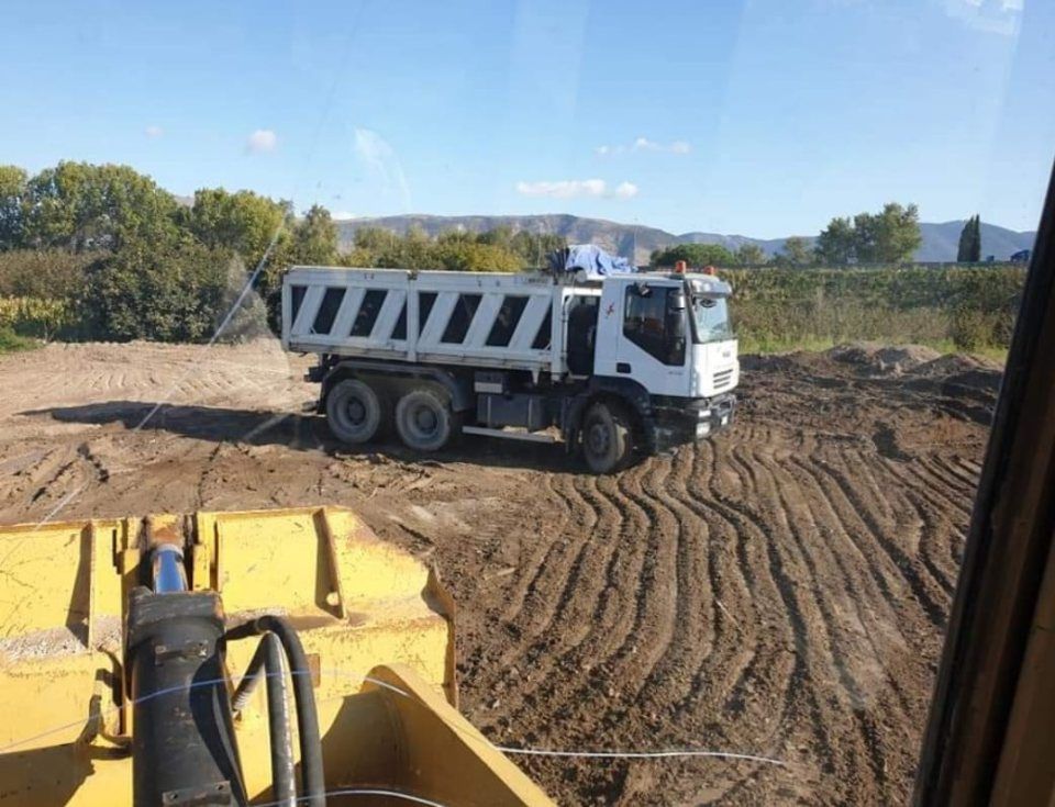 camion per trasporto terra
