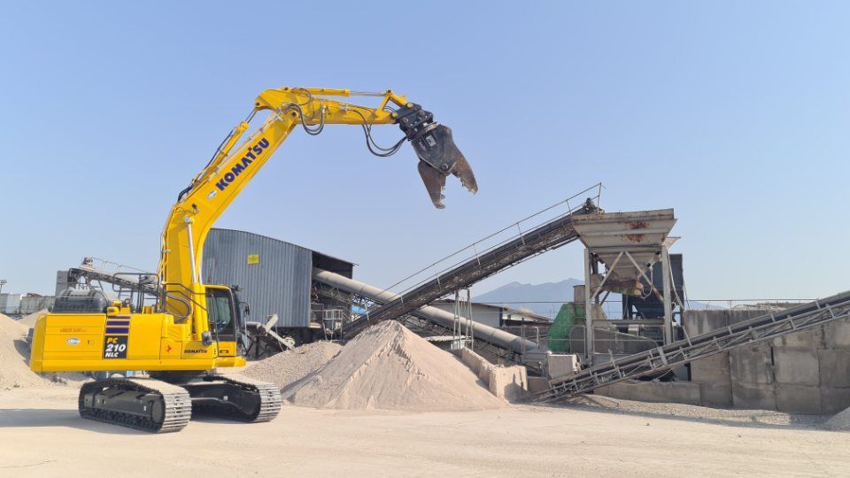 braccio meccanico per scavi