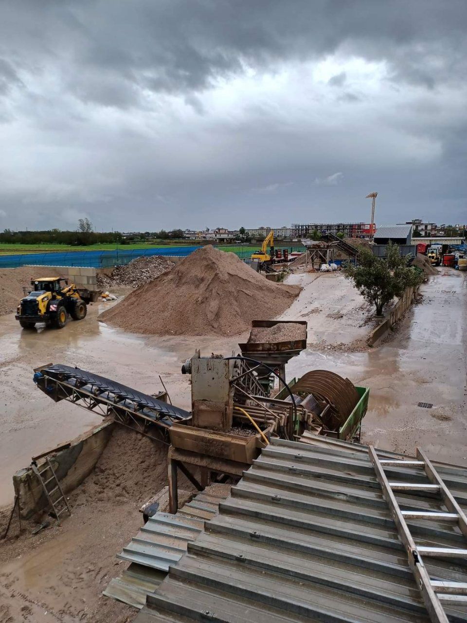 macchinari in cantiere edile