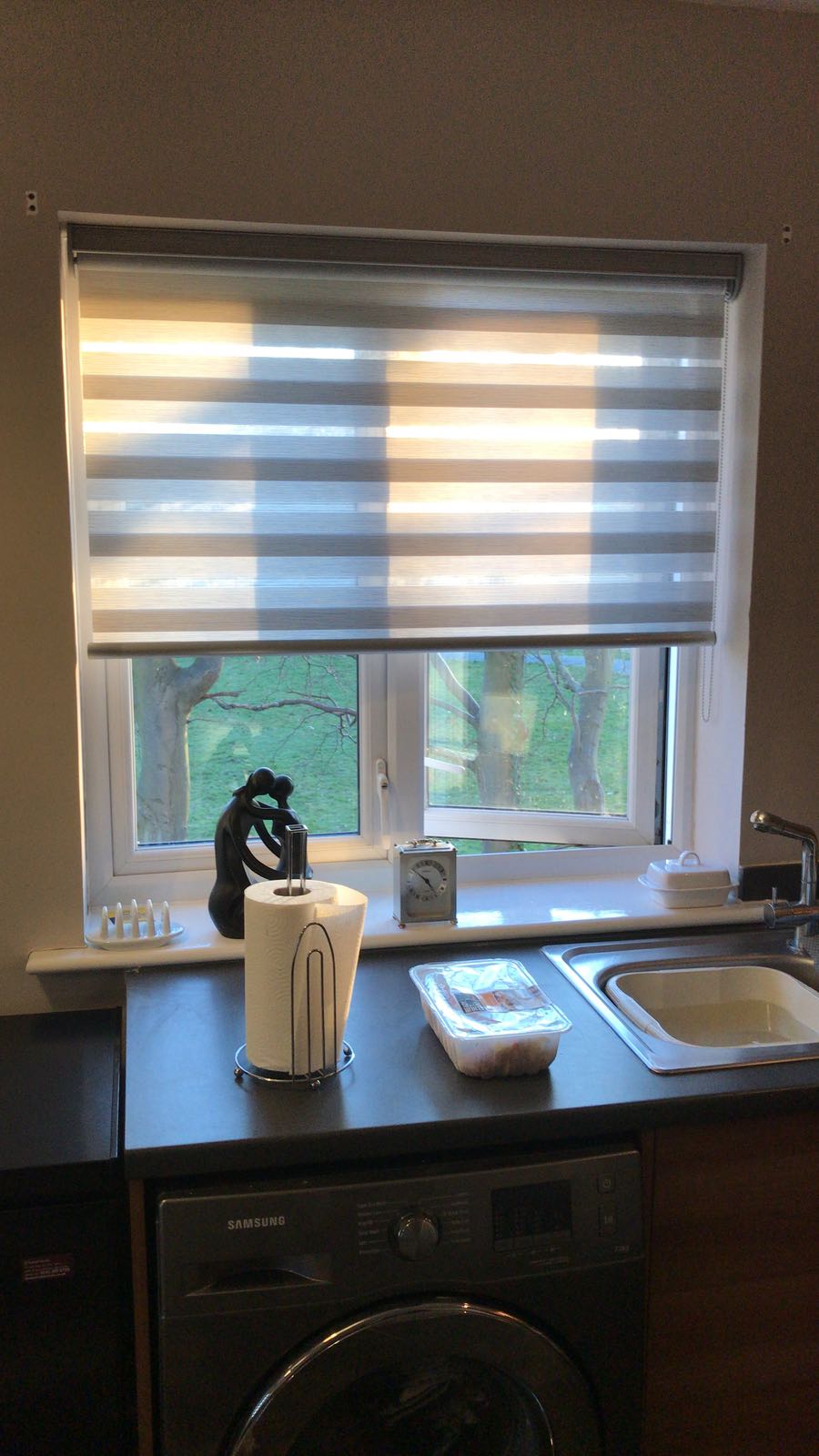 Kitchen blinds that complement the decor