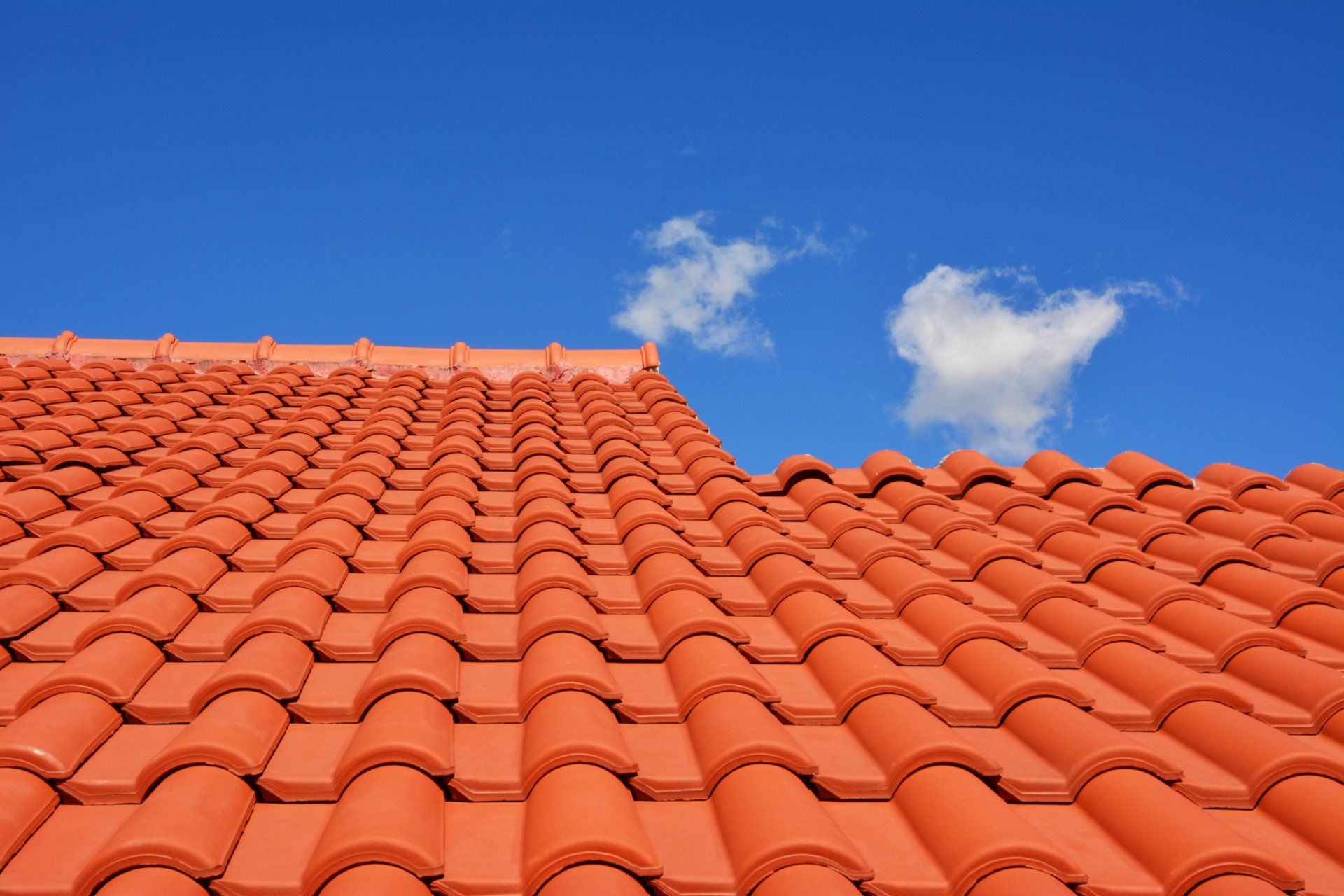 Red Roof Texture Tile — Springfield, IL — CLS Construction