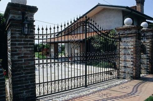 cancello ferro battuto