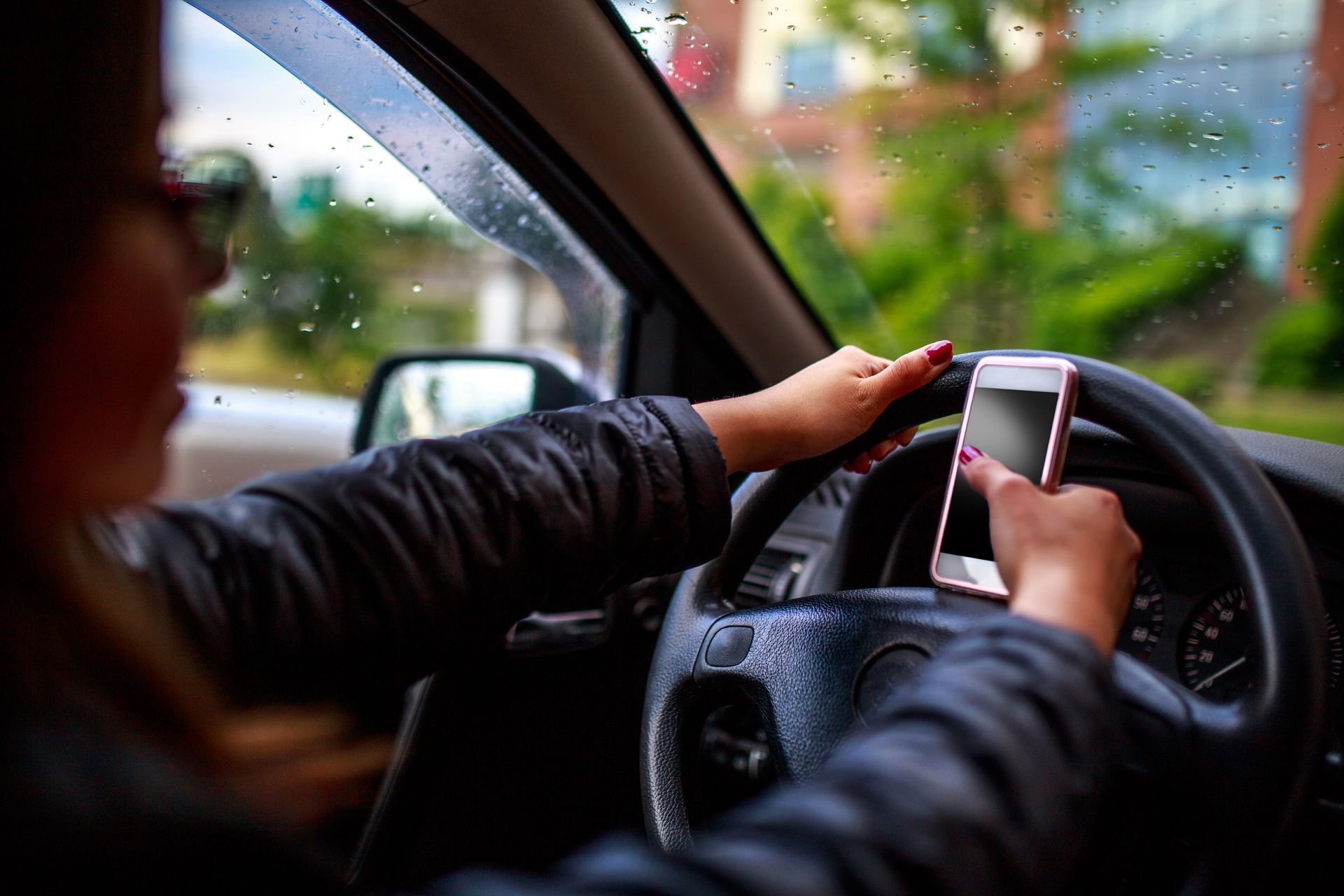 distracted-driving-ticket-defence-ontario