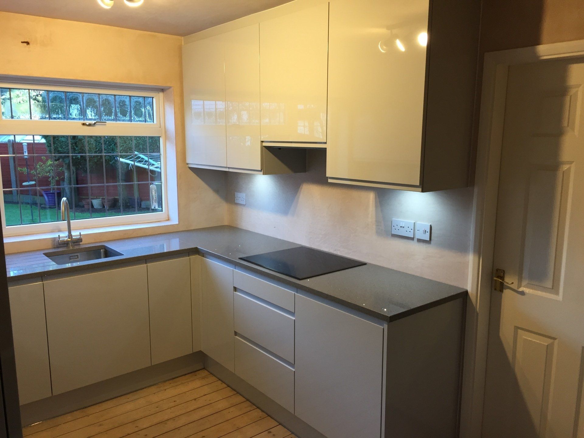 kitchen fitter west bromwich