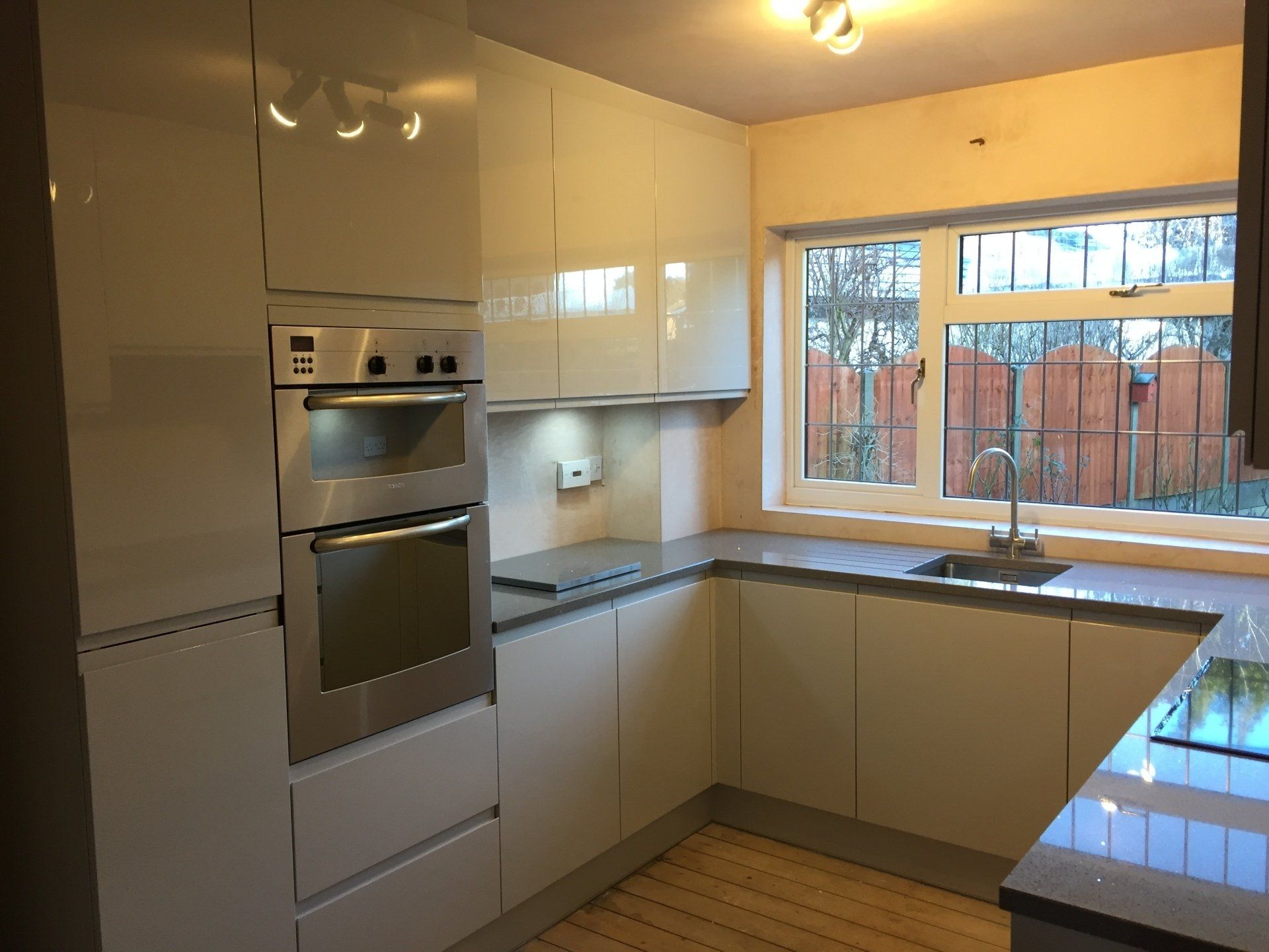 fitted kitchen picture