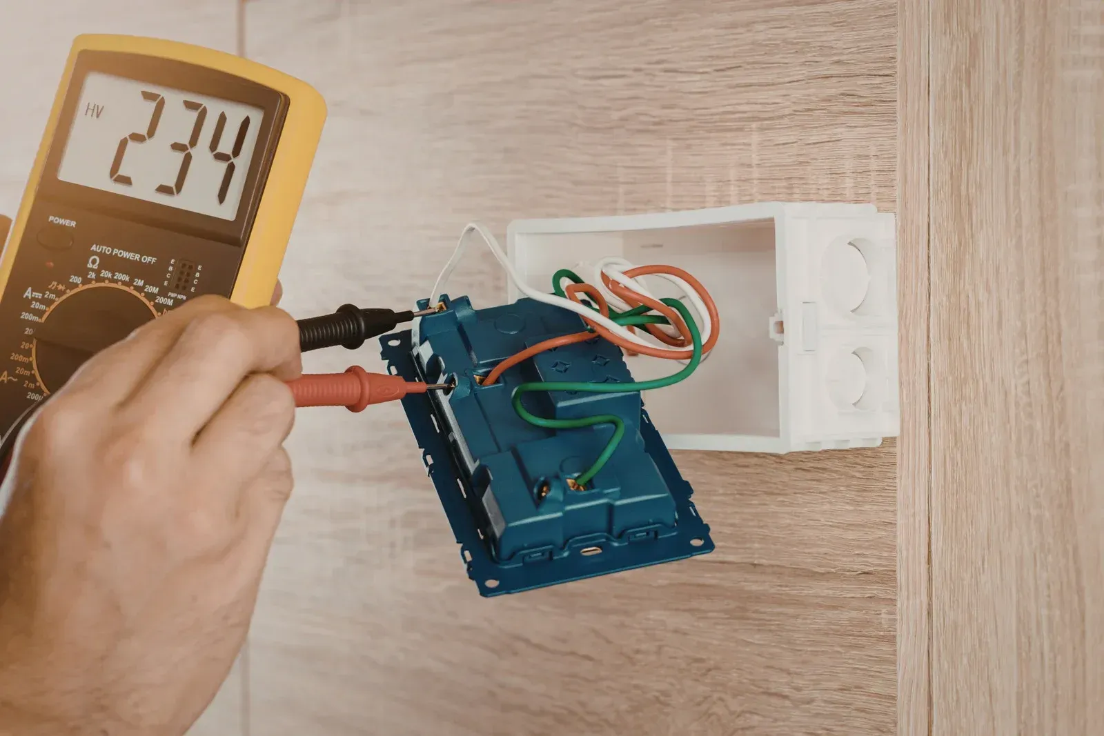 A floor plan of a house with a lot of lines on it