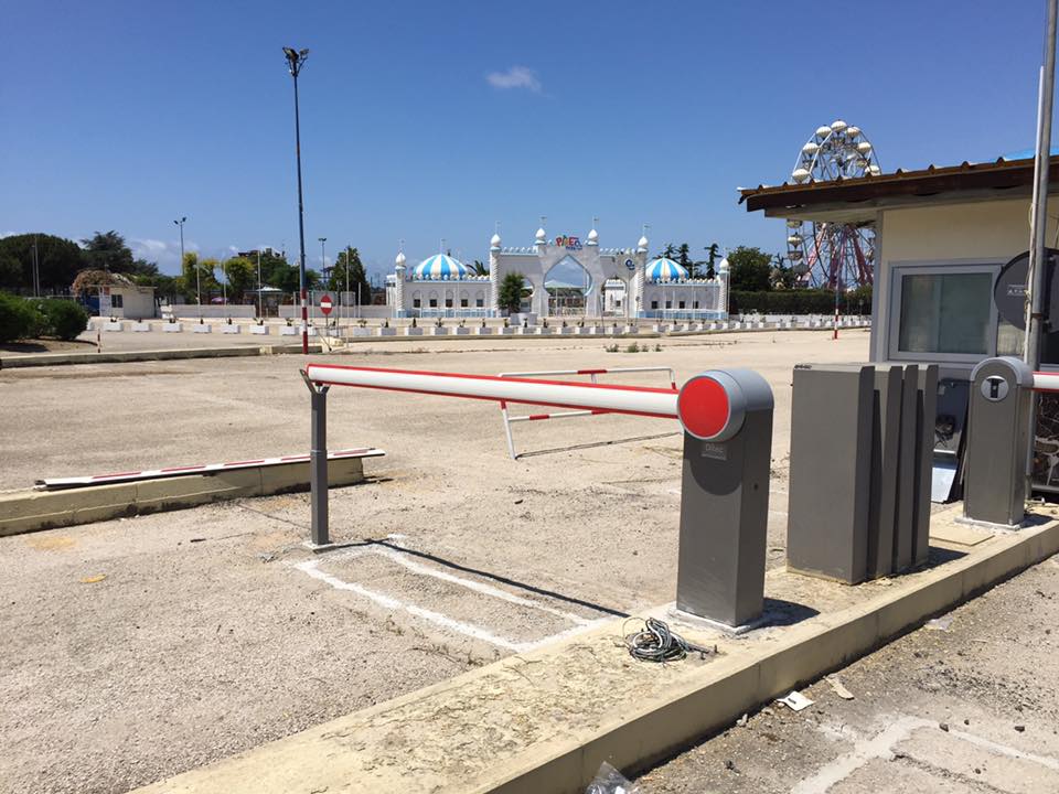 sbarra di un sistema automatico per l'ingresso a parcheggi