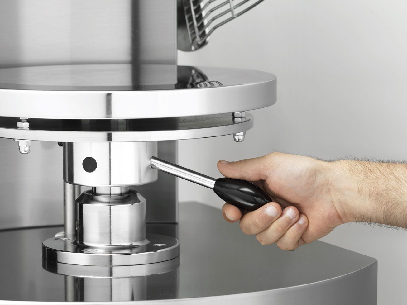 Cuppone Delta pizza oven in stainless steel for professional kitchens
Chef baking pizza in Cuppone Alpha oven with digital controls
Cuppone commercial pizza oven installed in modern pizzeria
Cuppone PizzaForm dough press machine preparing fresh pizza bases
Close-up of Cuppone HE400 pizza oven with energy-efficient design
Cuppone Italian pizza ovens showcased at Fine Food Sydney exhibition
