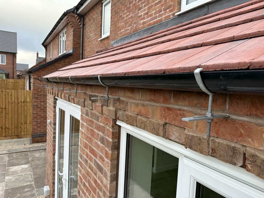 Metal & Glass Surefix Rise & Fall Gutter Bracket