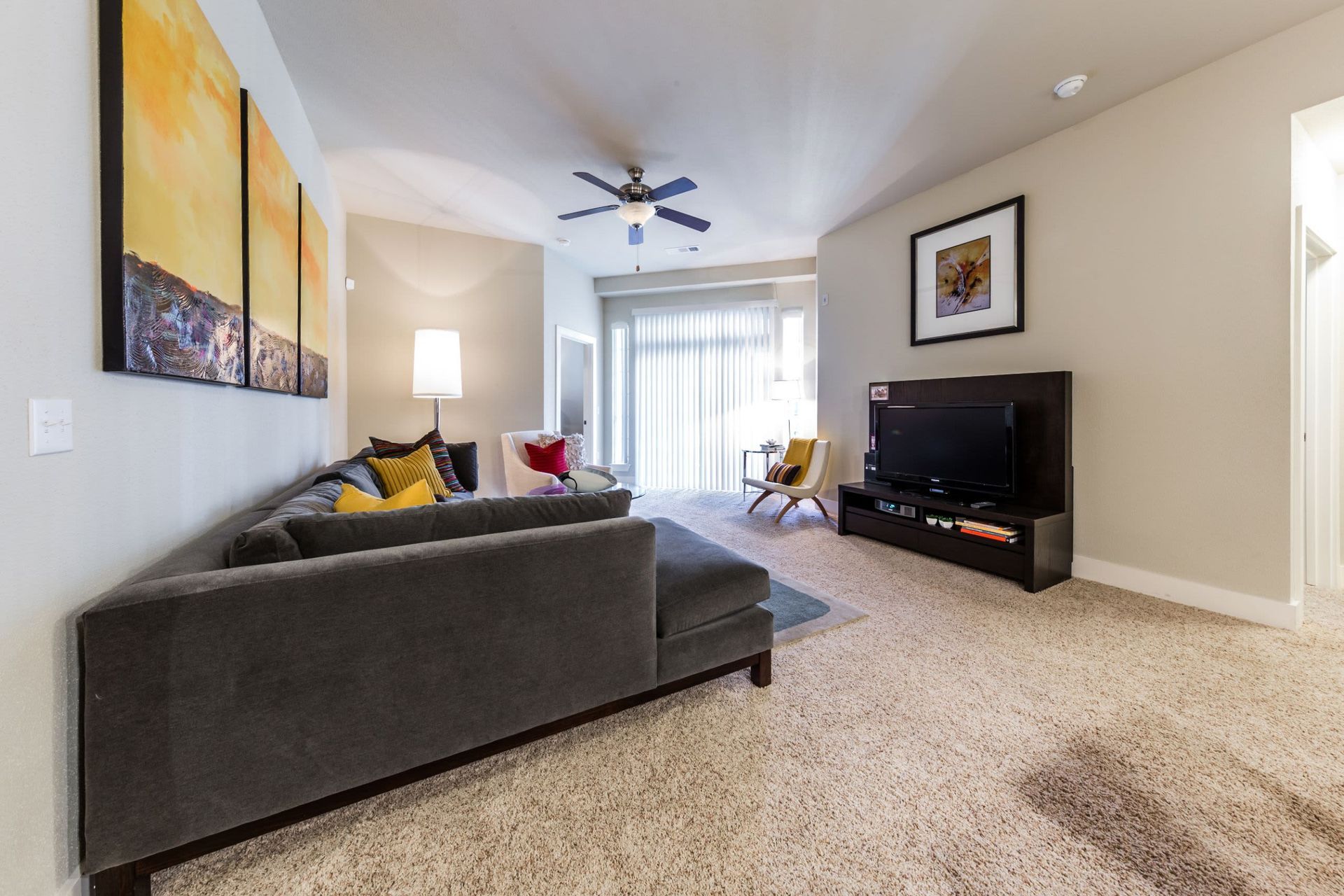 Spacious Living Room with Ceiling Fan at The Marq at Ridgegate