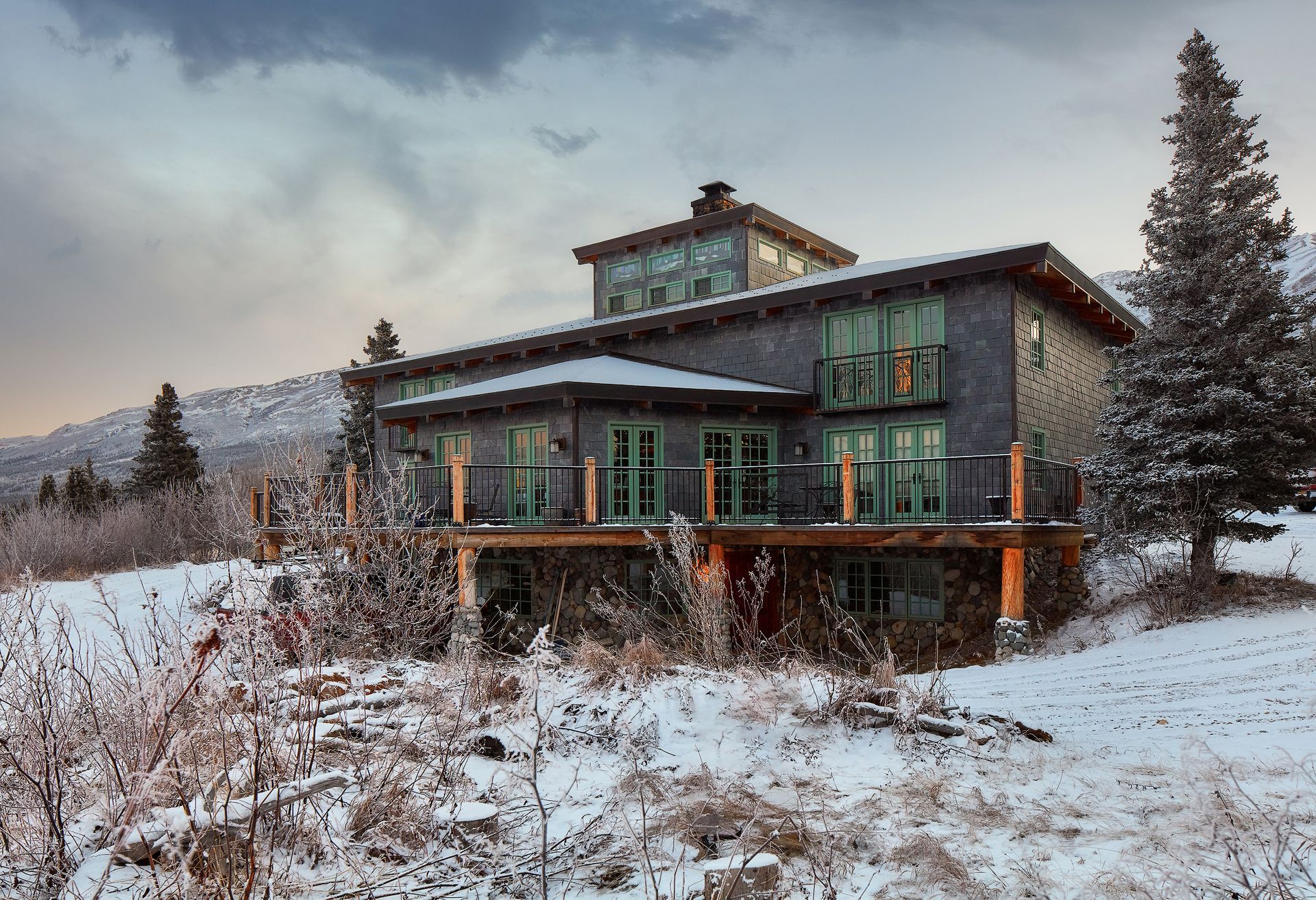 exterior-view-of-lodge