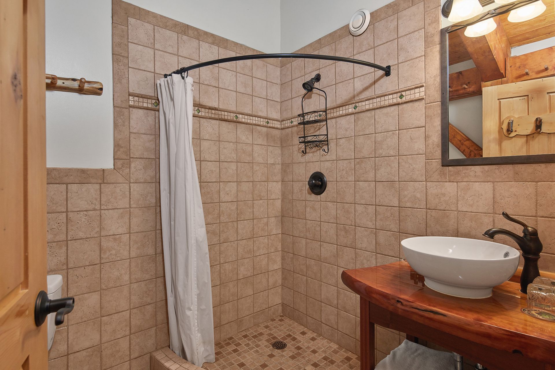 guest-room-bathroom