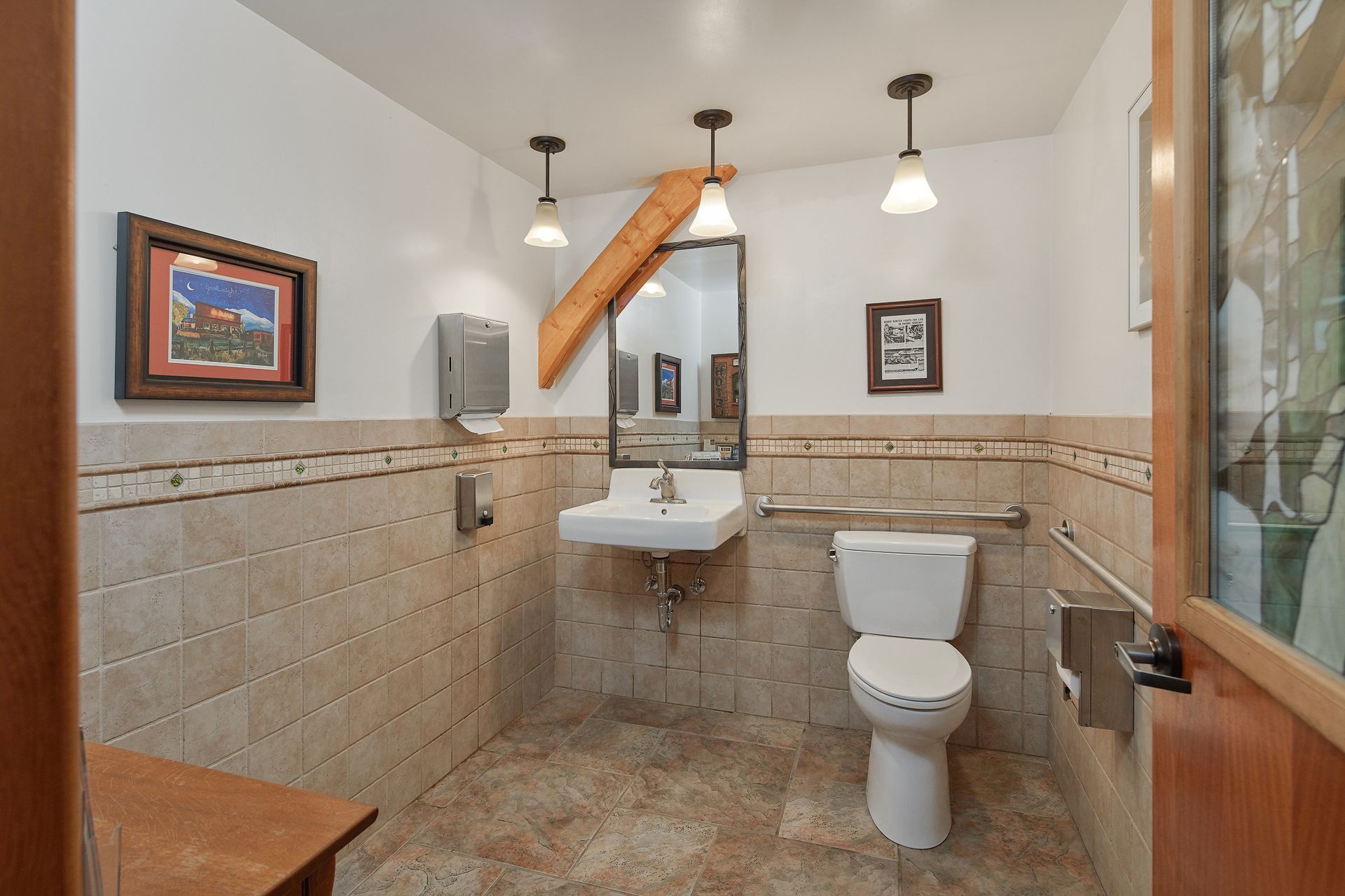 guest-room-bathroom