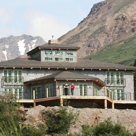 exterior-view-of-lodge