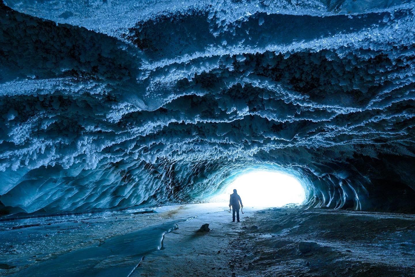 Castner Ice Cave, Castner Glacier, Guided tour