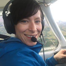 lady-piloting-plane