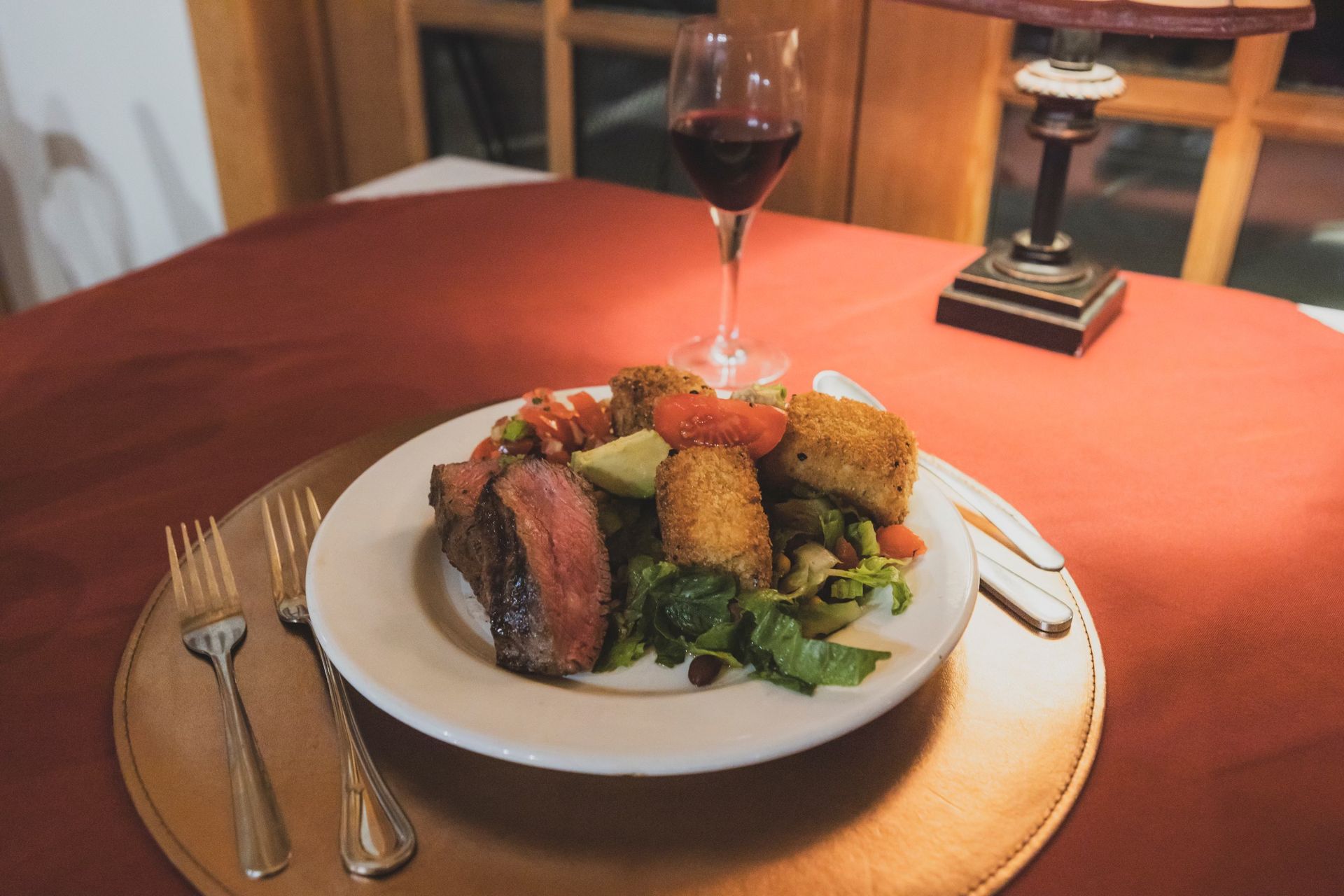 steak-and-salad-dinner-plate