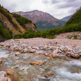 mountain-and-stream