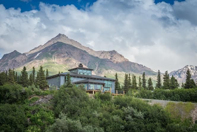 the-lodge-at-black-rapids