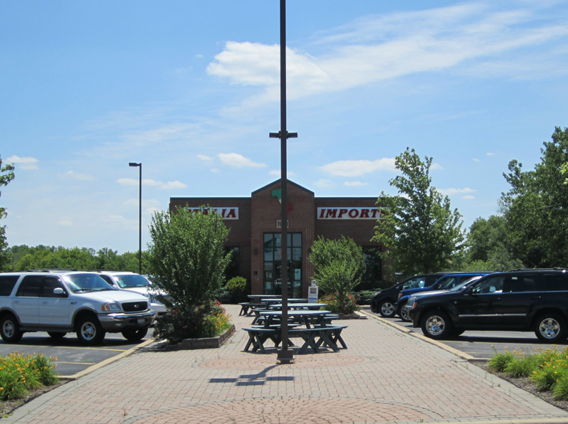 Italian Restaurant — Restaurant parking area in Orland Park, IL