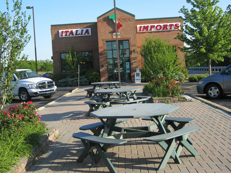 Italian Outdoor Restaurant — Restaurant table in the parking table in Orland Park, IL