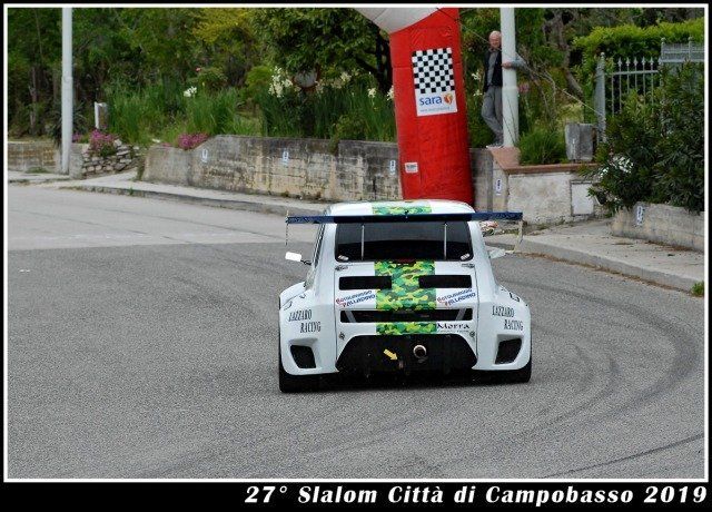 Auto evento slalom