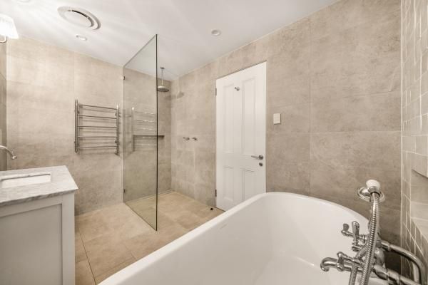 A Bathroom with A Bathtub , Sink , and Walk in Shower | Mid-North Coast, NSW | BDM Constructions