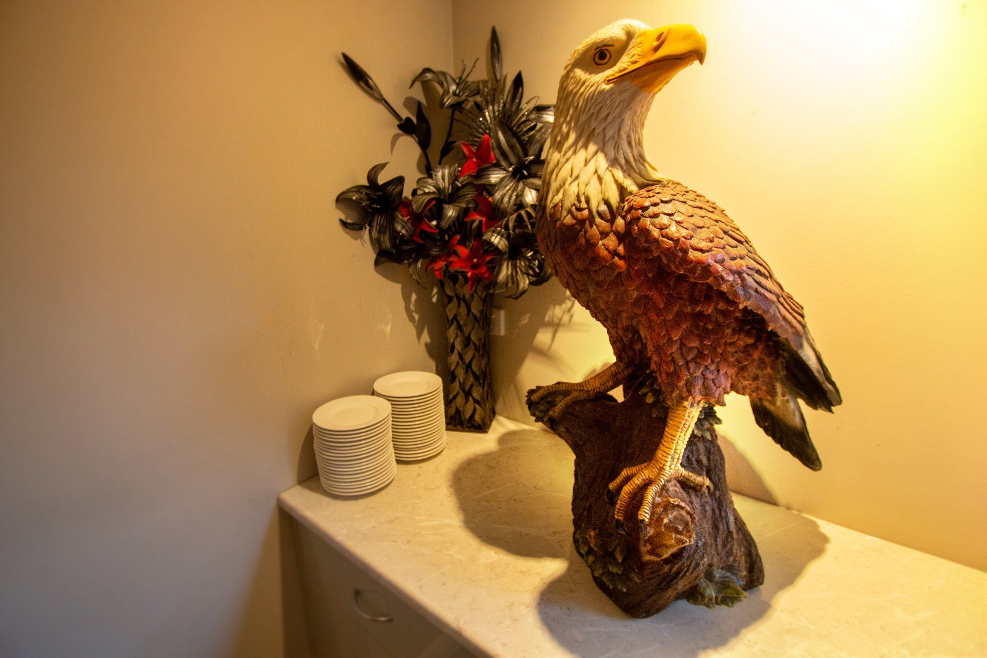 Eagle Statue - Port Pirie, SA - Travelway Motel