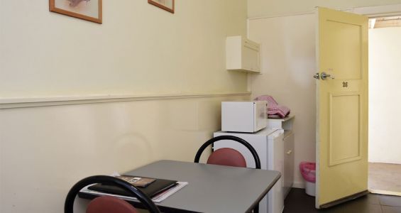 Small Table In Family Room - Port Pirie, SA - Travelway Motel