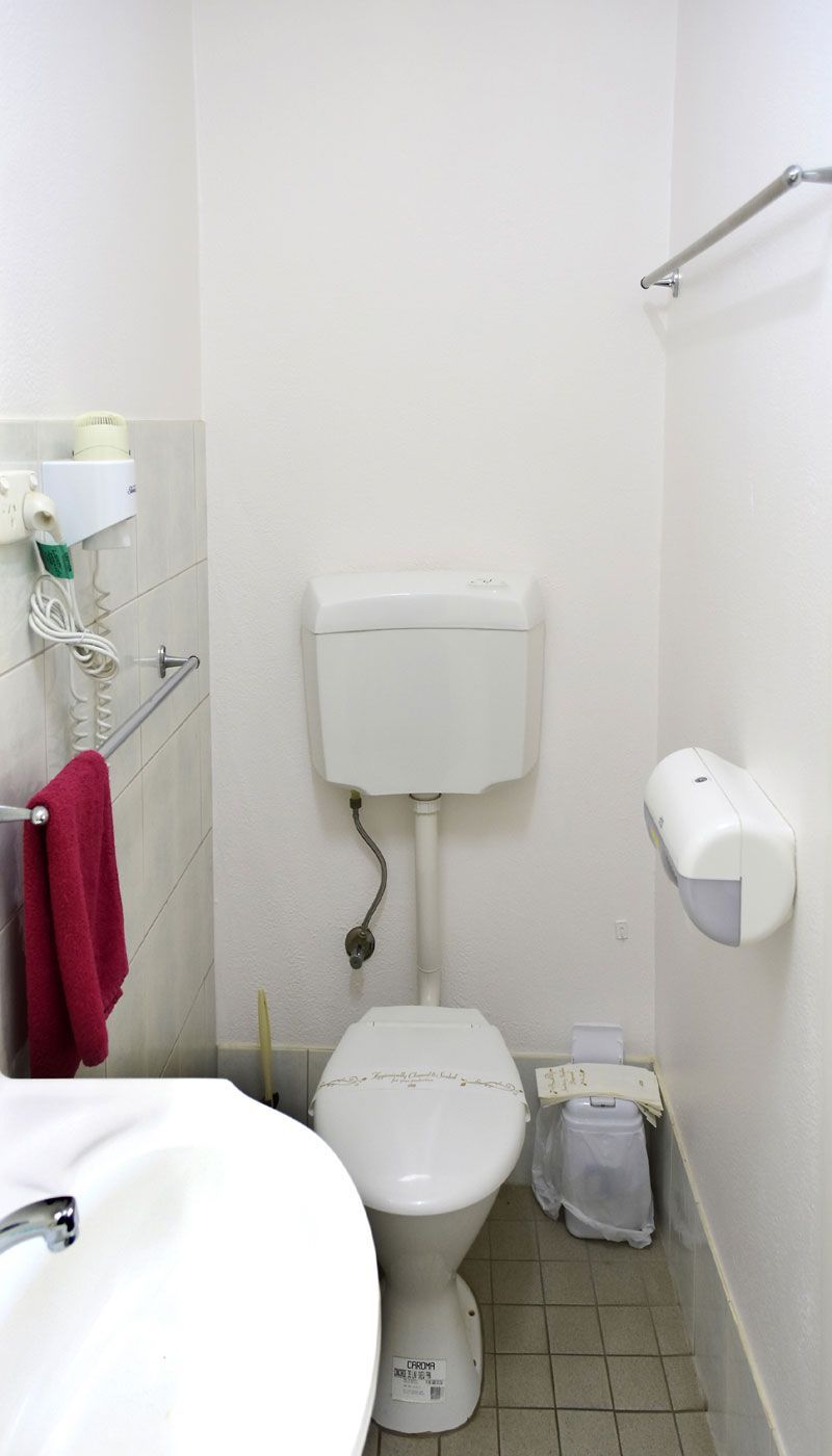 Comfort Room In Single Room- Port Pirie, SA - Travelway Motel