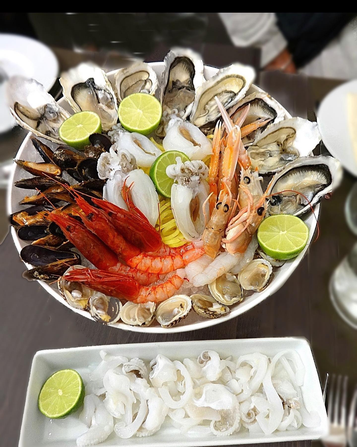 piatto di pesce e frutti di mare