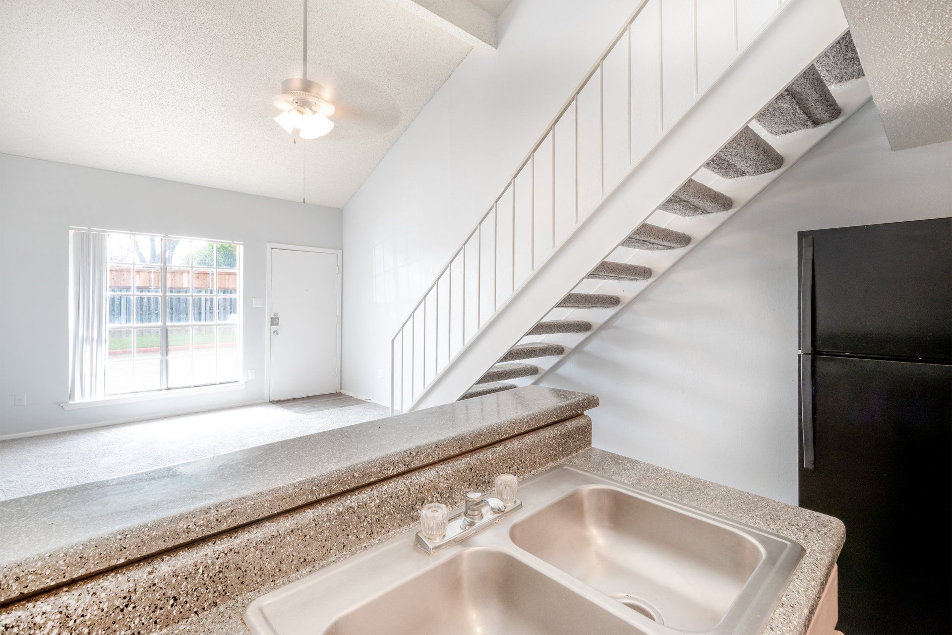 Pecan Square Apartment Apartments in Arlington, TX