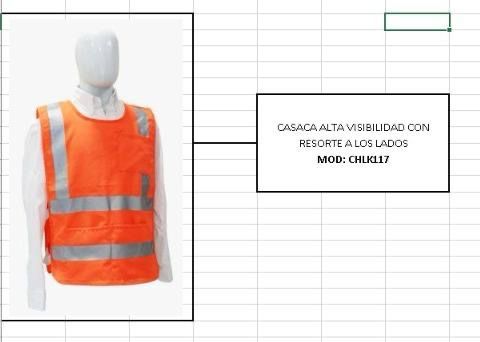 Un maniquí lleva un chaleco naranja con rayas reflectantes.